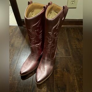 Metallic pink cowboy boots